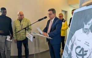 UN VESTIAIRE AU NOM DE MONSIEUR PASCAL MICHEL